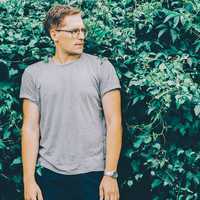 Валерий Бонд