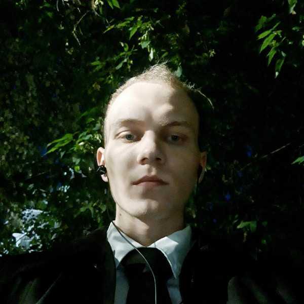 Константин Заварзин