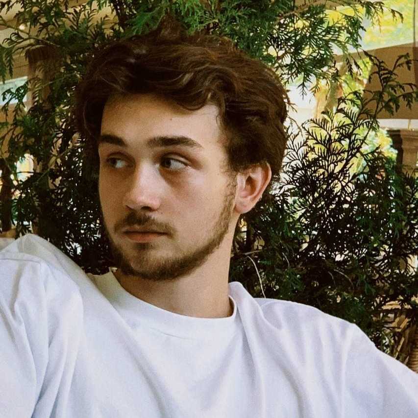 Михаил Морозов