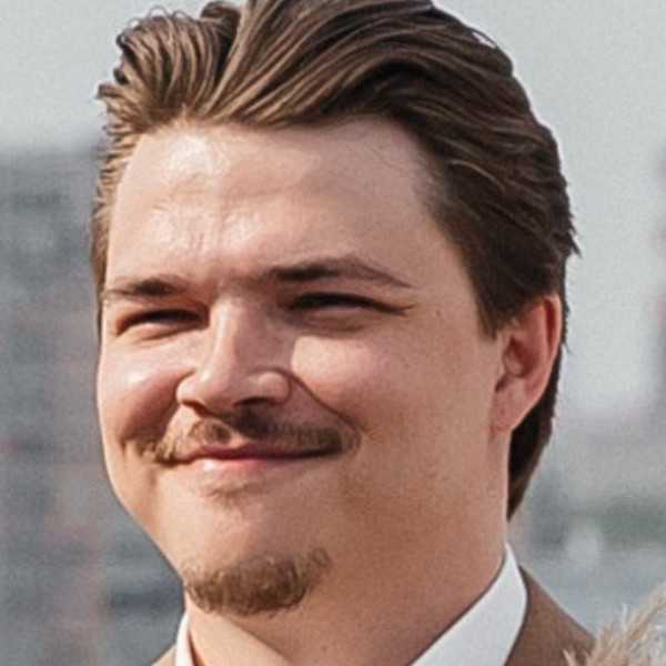 Антон Белушенко