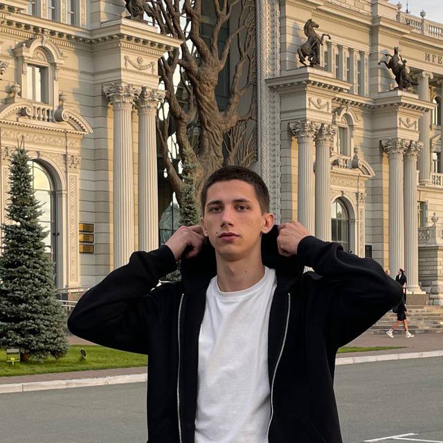 Александр Волков